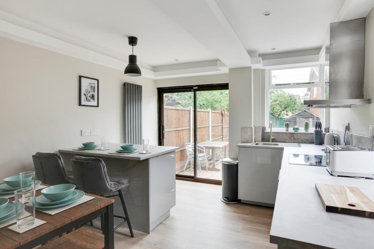 Spacious Three Bedroom House - Free Parking & Wifi Chelmsford Esterno foto