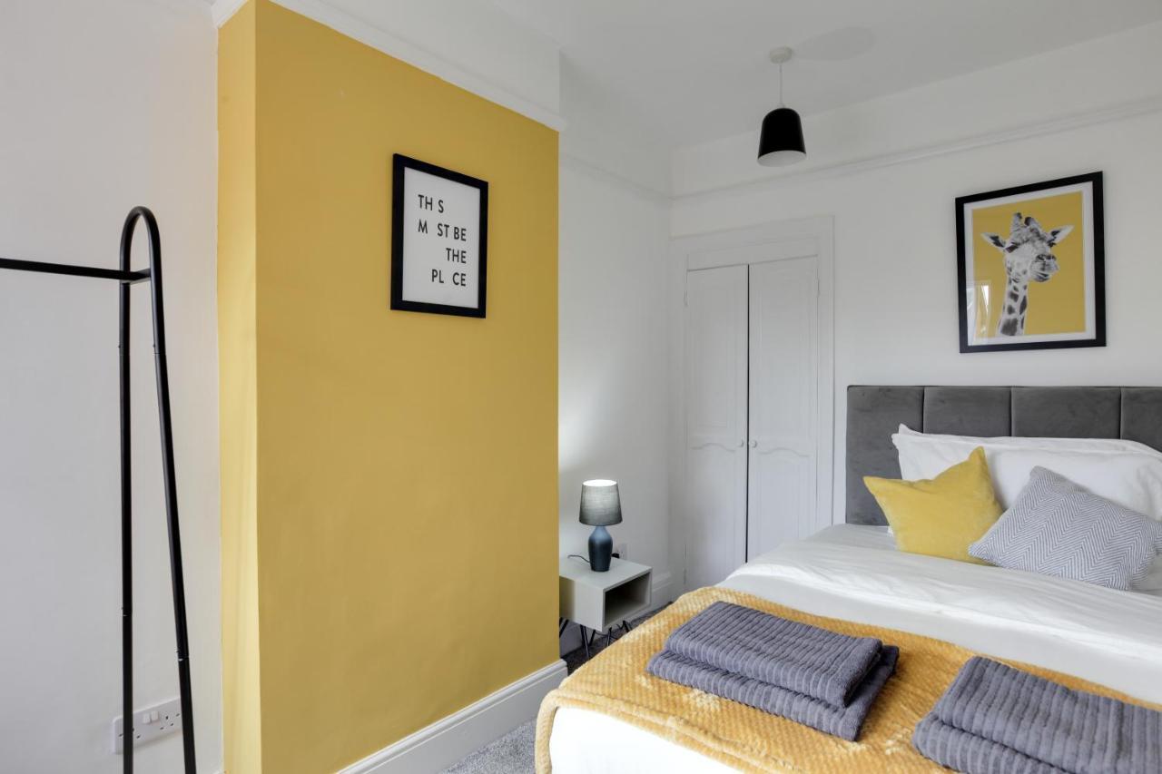 Spacious Three Bedroom House - Free Parking & Wifi Chelmsford Esterno foto