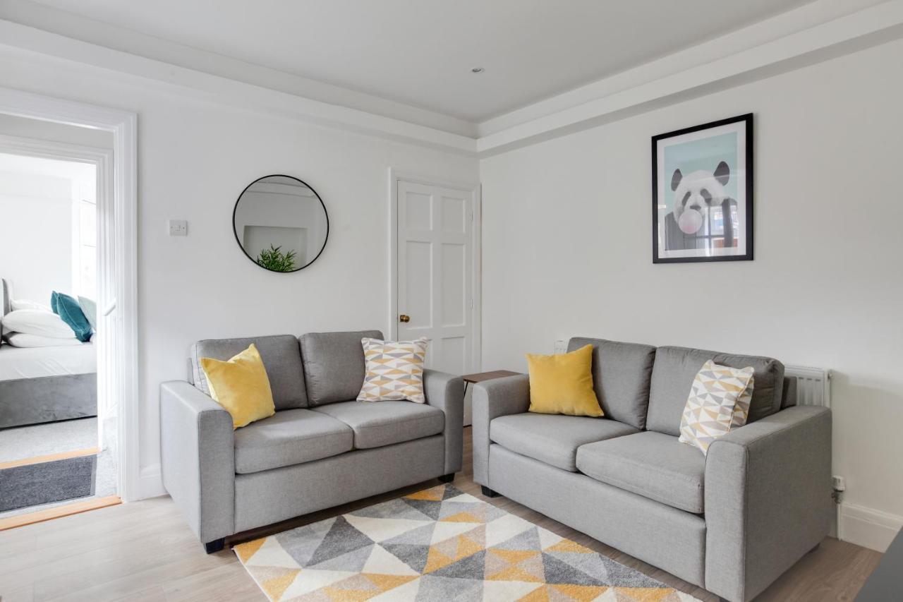 Spacious Three Bedroom House - Free Parking & Wifi Chelmsford Esterno foto